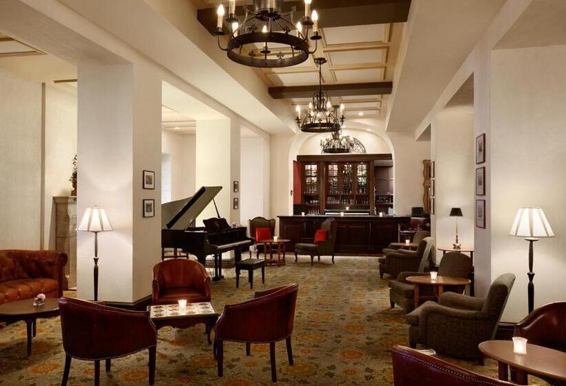 هتل Fairmont Le Manoir Richelieu