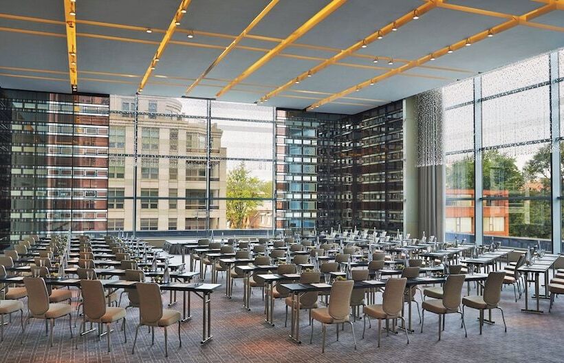 Four Seasons Hotel Toronto