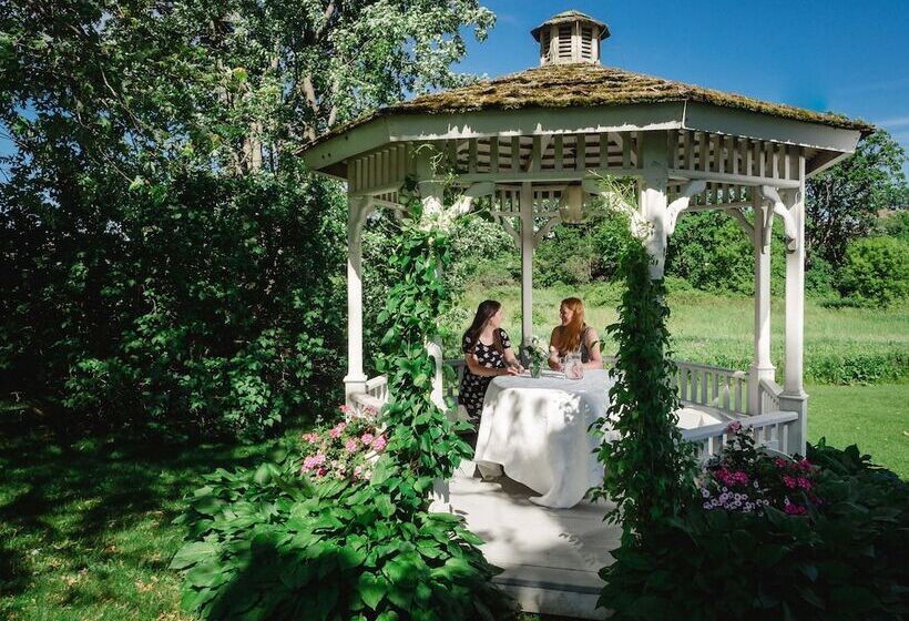 Отель Green Acres Inn