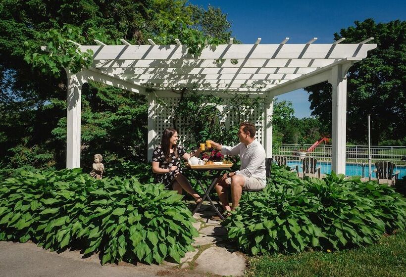 Отель Green Acres Inn