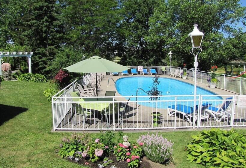 Отель Green Acres Inn