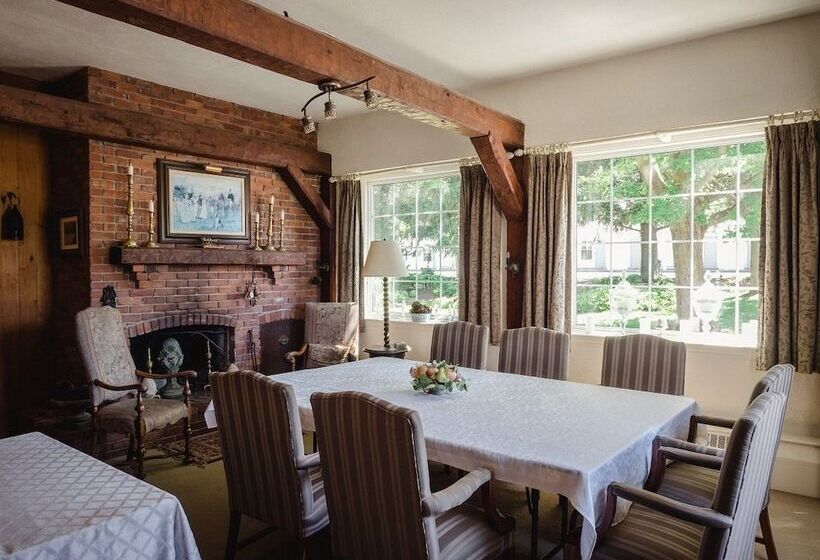 Отель Green Acres Inn