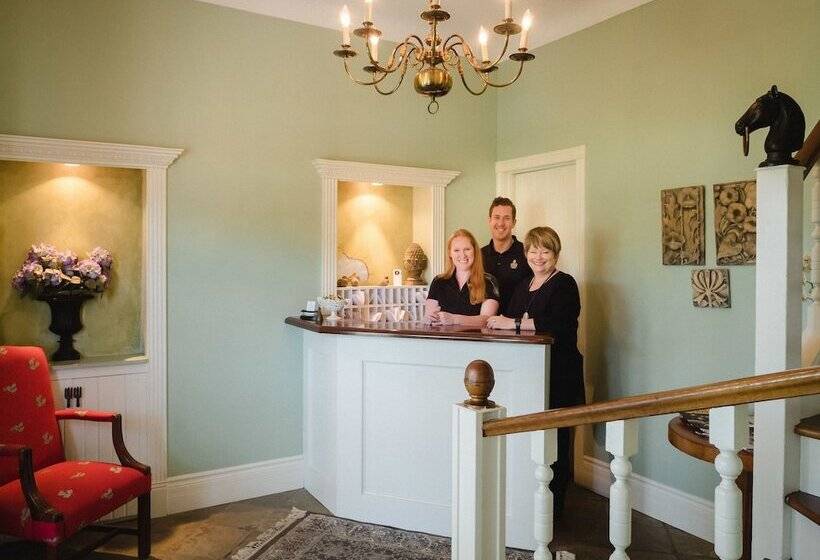 Отель Green Acres Inn