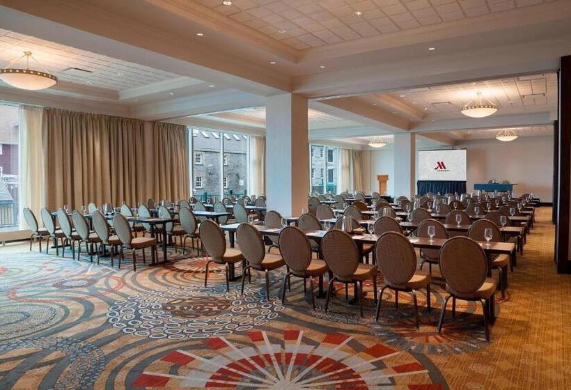 בית מלון כפרי Halifax Marriott Harbourfront