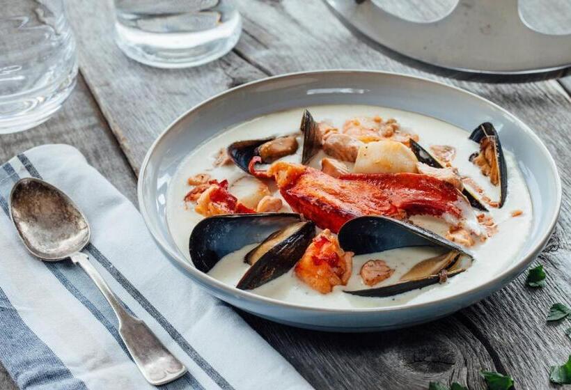 בית מלון כפרי Halifax Marriott Harbourfront