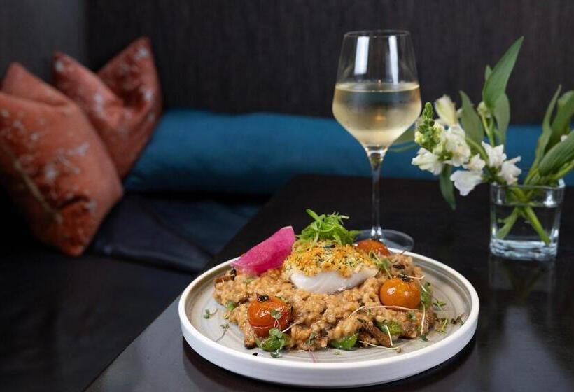 בית מלון כפרי Halifax Marriott Harbourfront