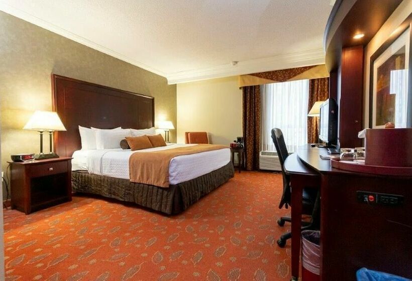 Hamilton Plaza Hotel & Conference Center