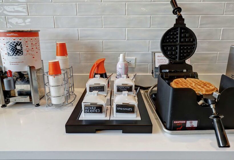 فندق Hampton Inn By Hilton St. Catharines Niagara