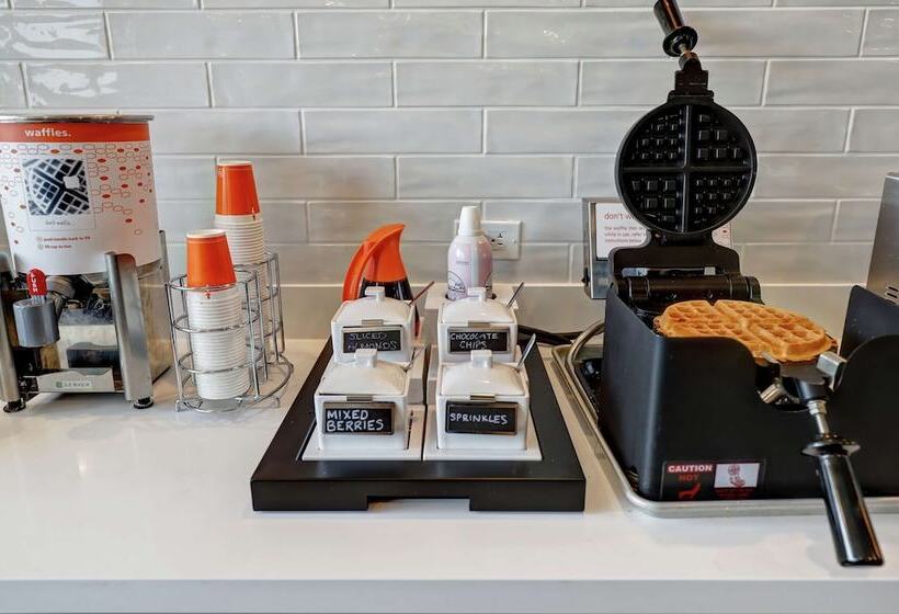 فندق Hampton Inn By Hilton St. Catharines Niagara