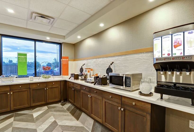 فندق Hampton Inn By Hilton St. Catharines Niagara
