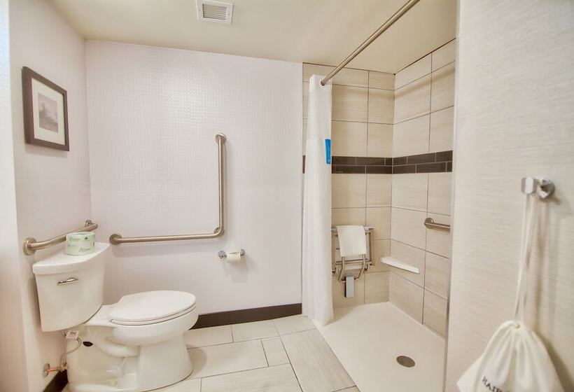 فندق Hampton Inn By Hilton St. Catharines Niagara