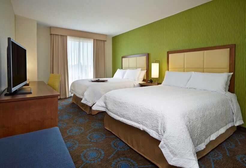 هتل Hampton Inn By Hilton Halifax Downtown