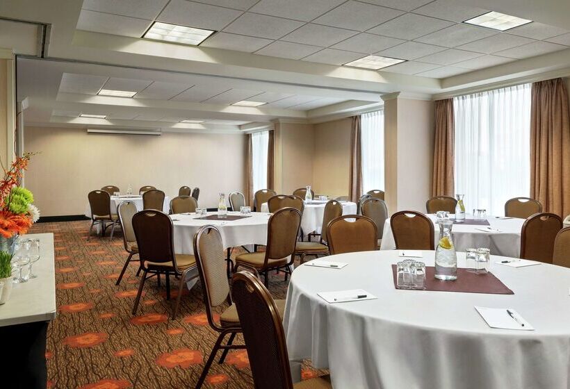 ホテル Hilton Garden Inn Saskatoon Downtown