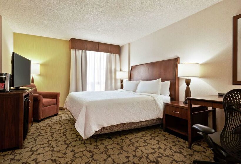 ホテル Hilton Garden Inn Saskatoon Downtown