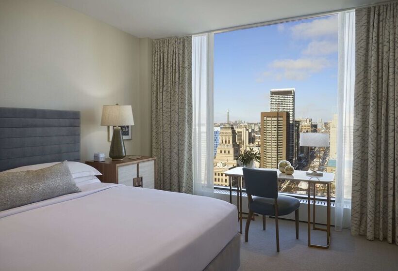 فندق Hilton Toronto