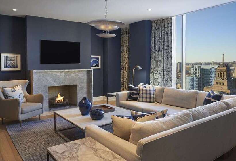 فندق Hilton Toronto