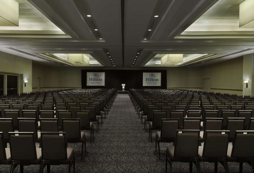 Hilton Toronto Airport Hotel & Suites