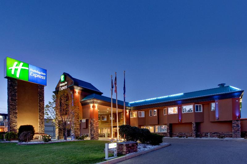 هتل Holiday Inn Express Red Deer, An Ihg