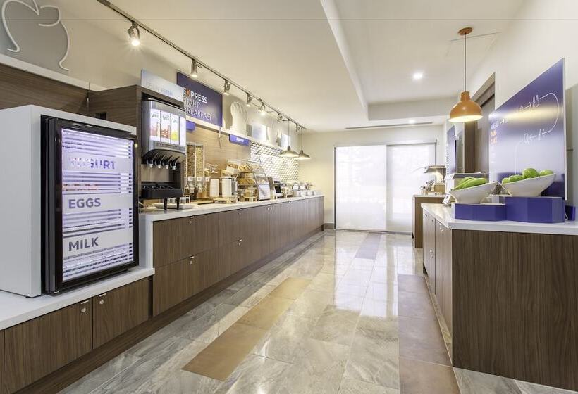 酒店 Holiday Inn Express & Suites Mississauga Toronto Southwest, An Ihg