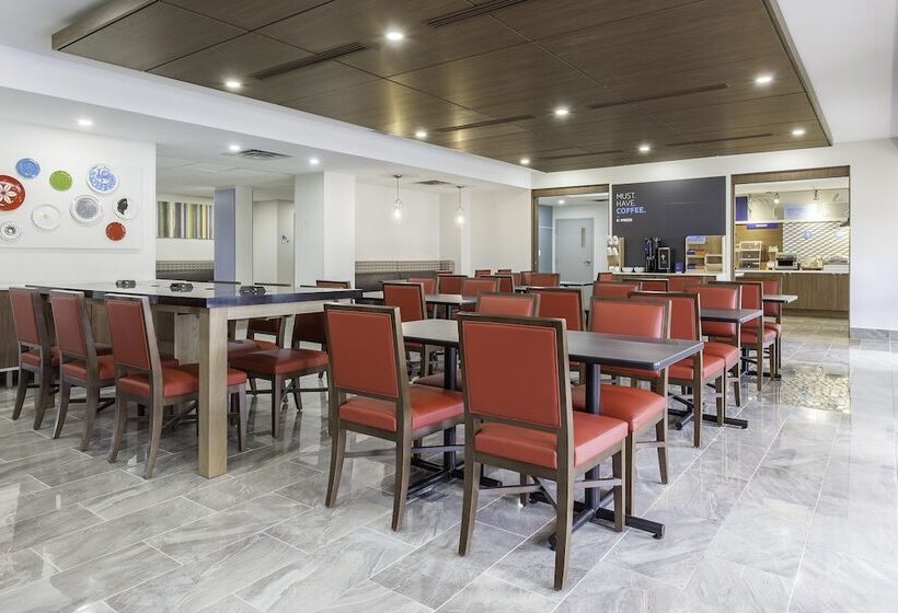 酒店 Holiday Inn Express & Suites Mississauga Toronto Southwest, An Ihg