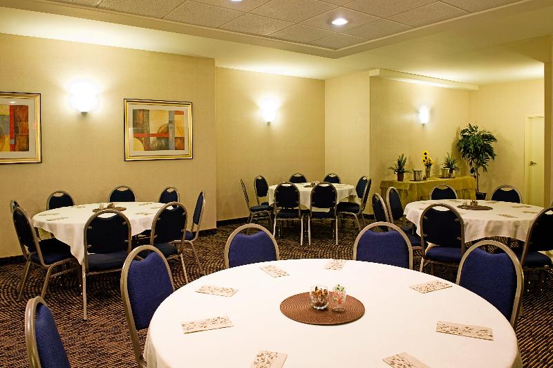 בית מלון כפרי Holiday Inn Express & Suites Regina South, An Ihg