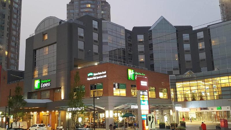 فندق Holiday Inn Express Vancouvermetrotown