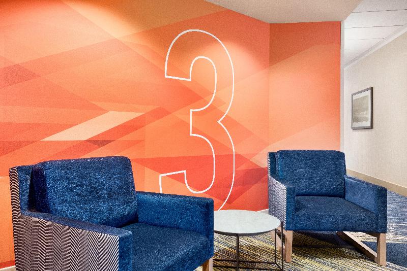 בית מלון כפרי Holiday Inn Express Vancouvermetrotown