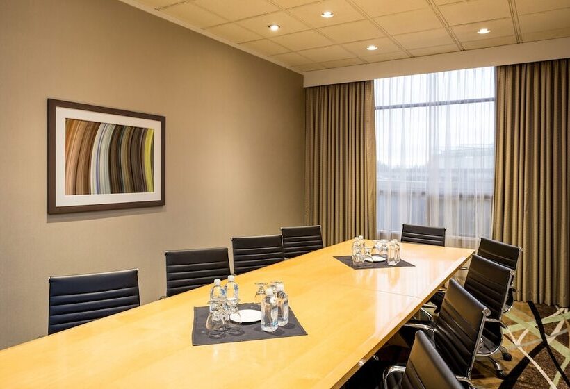 בית מלון כפרי Holiday Inn Express Vancouvermetrotown