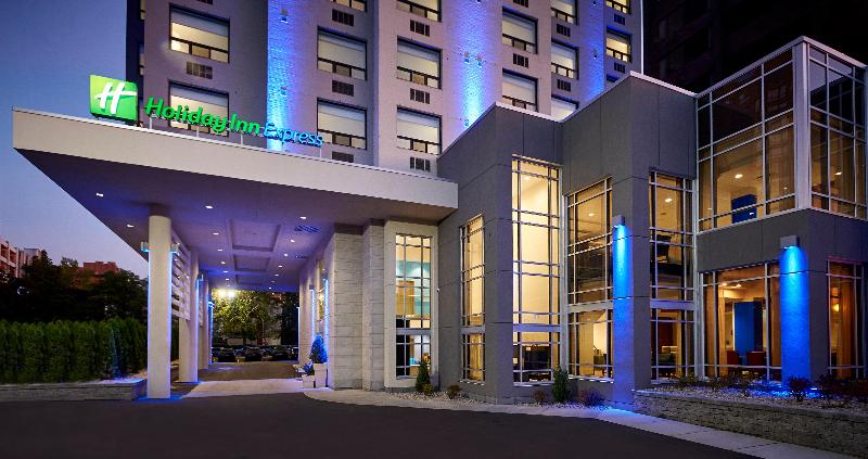 فندق Holiday Inn Express Windsor Waterfront, An Ihg
