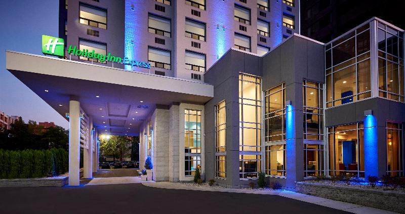 فندق Holiday Inn Express Windsor Waterfront, An Ihg