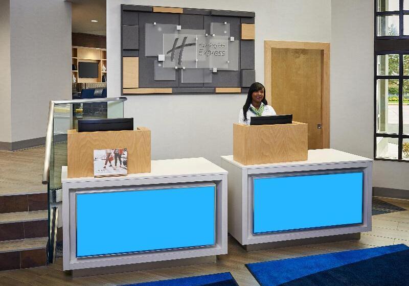 فندق Holiday Inn Express Windsor Waterfront, An Ihg