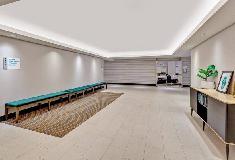 Отель Holiday Inn St Johns, An Ihg