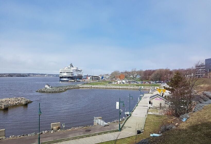 בית מלון כפרי Holiday Inn Sydney   Waterfront, An Ihg