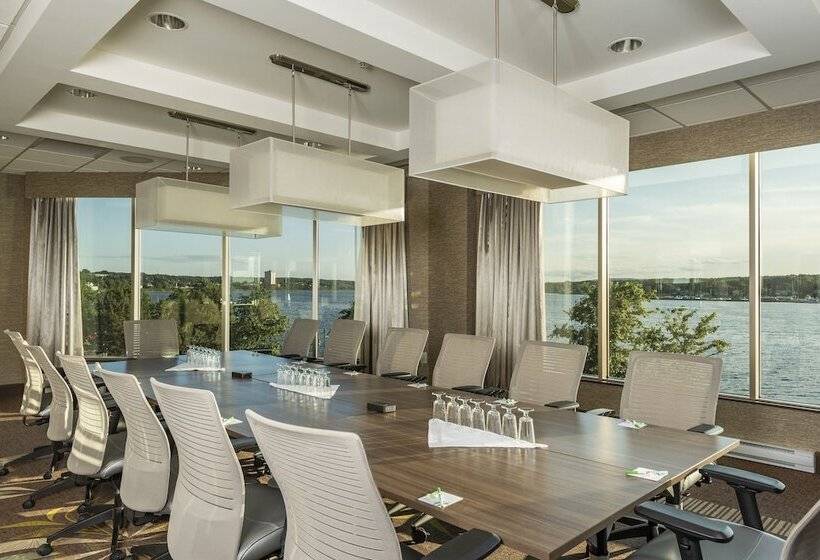 בית מלון כפרי Holiday Inn Sydney   Waterfront, An Ihg