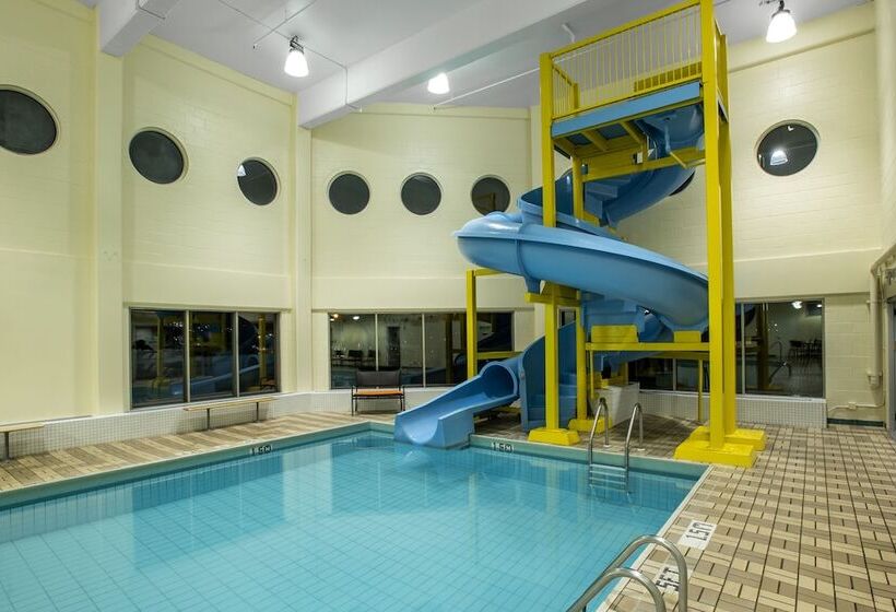 בית מלון כפרי Holiday Inn Sydney   Waterfront, An Ihg