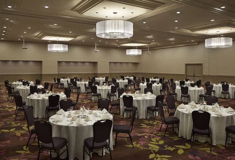 فندق Holiday Inn Toronto International Airport, An Ihg