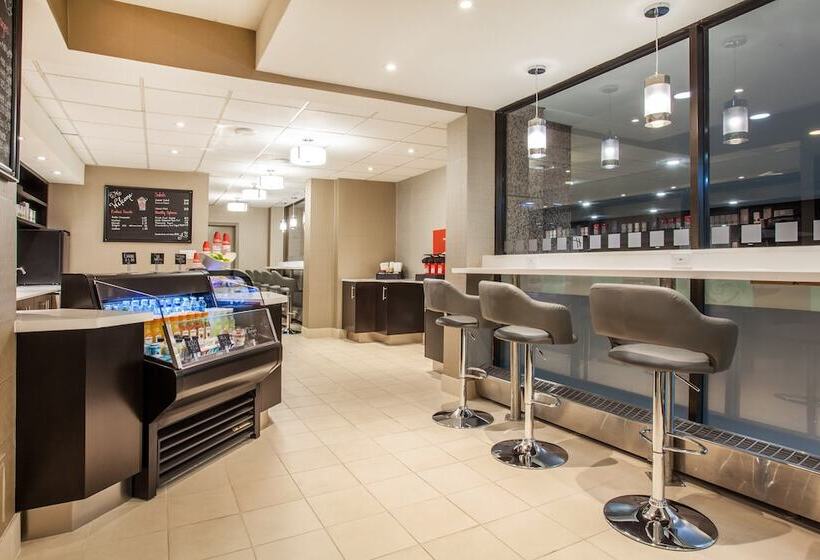 فندق Holiday Inn Toronto International Airport, An Ihg