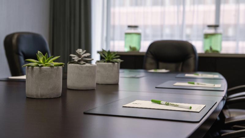 Отель Holiday Inn & Suites Vancouver Downtown, An Ihg