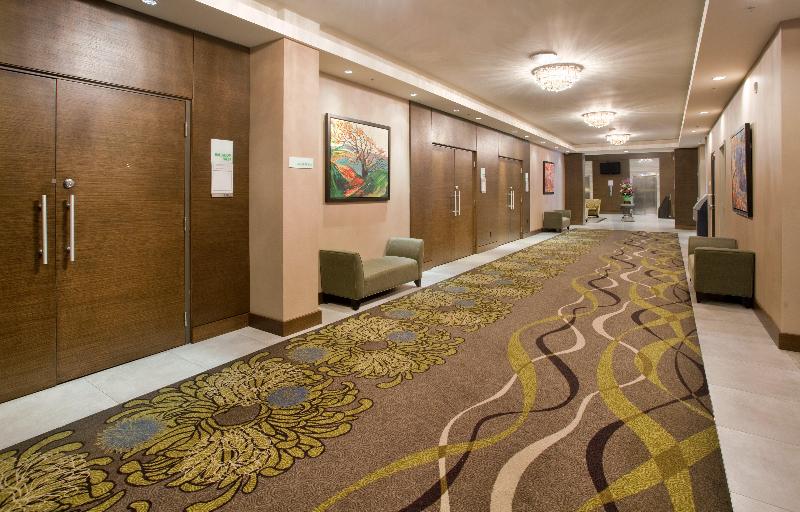 Отель Holiday Inn Vancouver Centre Broadway, An Ihg