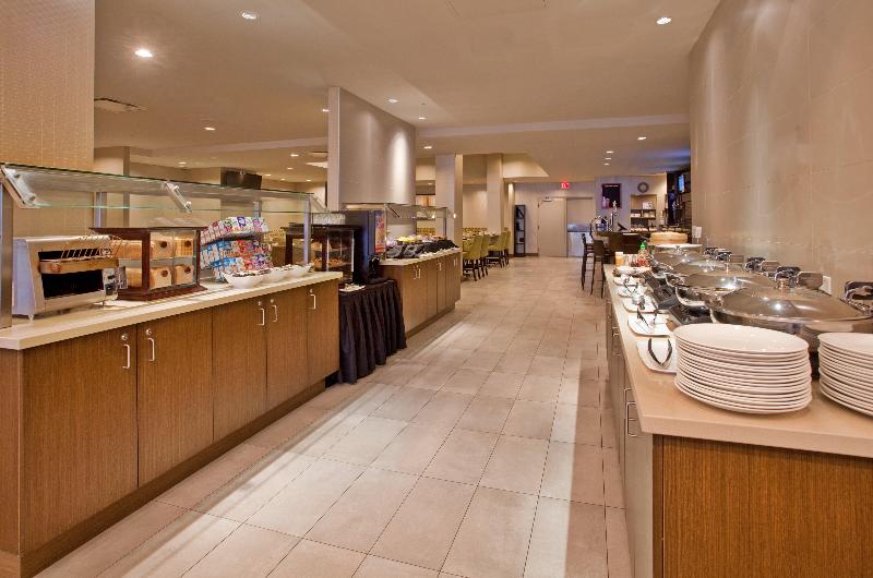 Отель Holiday Inn Vancouver Centre Broadway, An Ihg