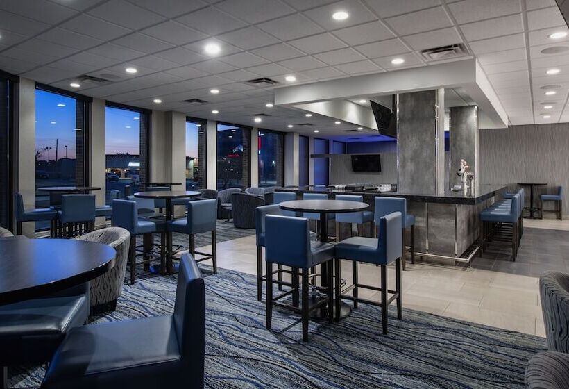 فندق Holiday Inn Winnipeg   Airport West, An Ihg