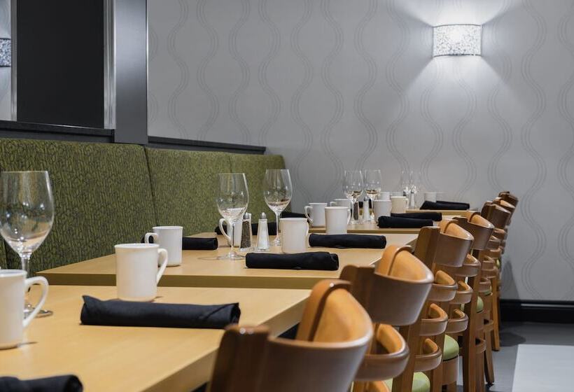 ホテル Holiday Inn Winnipeg   Airport West, An Ihg