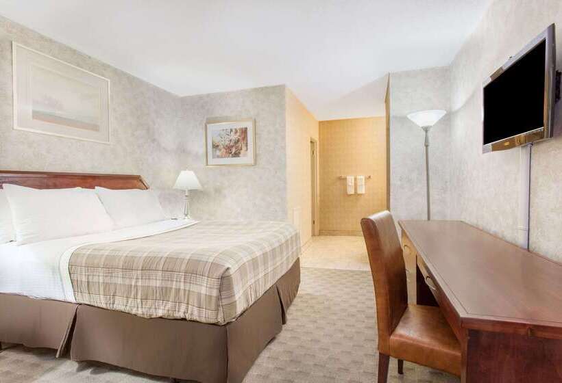 Отель Howard Johnson By Wyndham Kingston