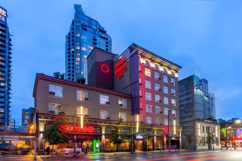 Отель Howard Johnson By Wyndham Vancouver Downtown