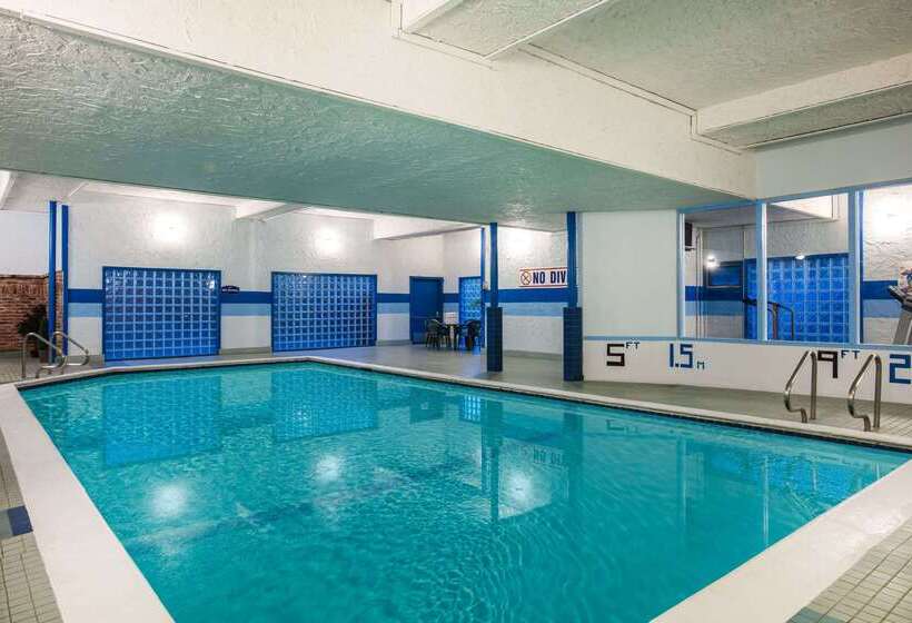 בית מלון כפרי Howard Johnson  By Wyndham Victoria