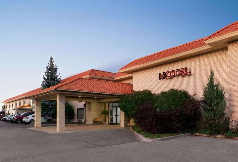 هتل Surestay Plus By Best Western Windsor