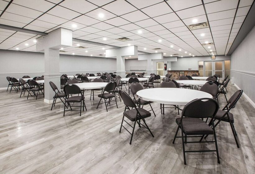 酒店 Surestay Plus By Best Western Windsor