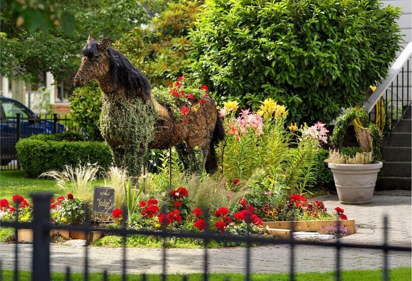 Huntingdon Hotel And Suites