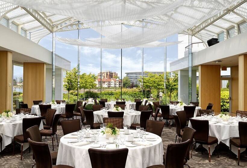 ホテル Inn At Laurel Point