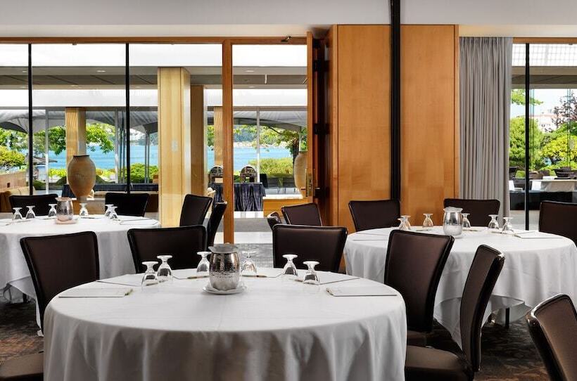 ホテル Inn At Laurel Point